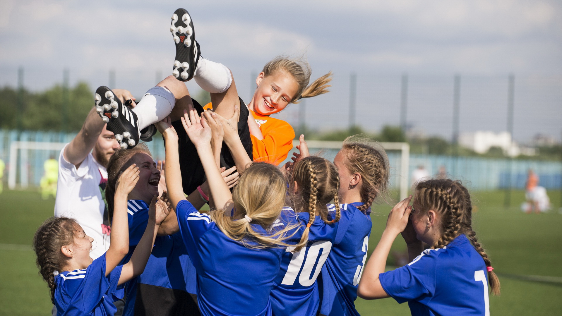 «Girls football league» is coming back!